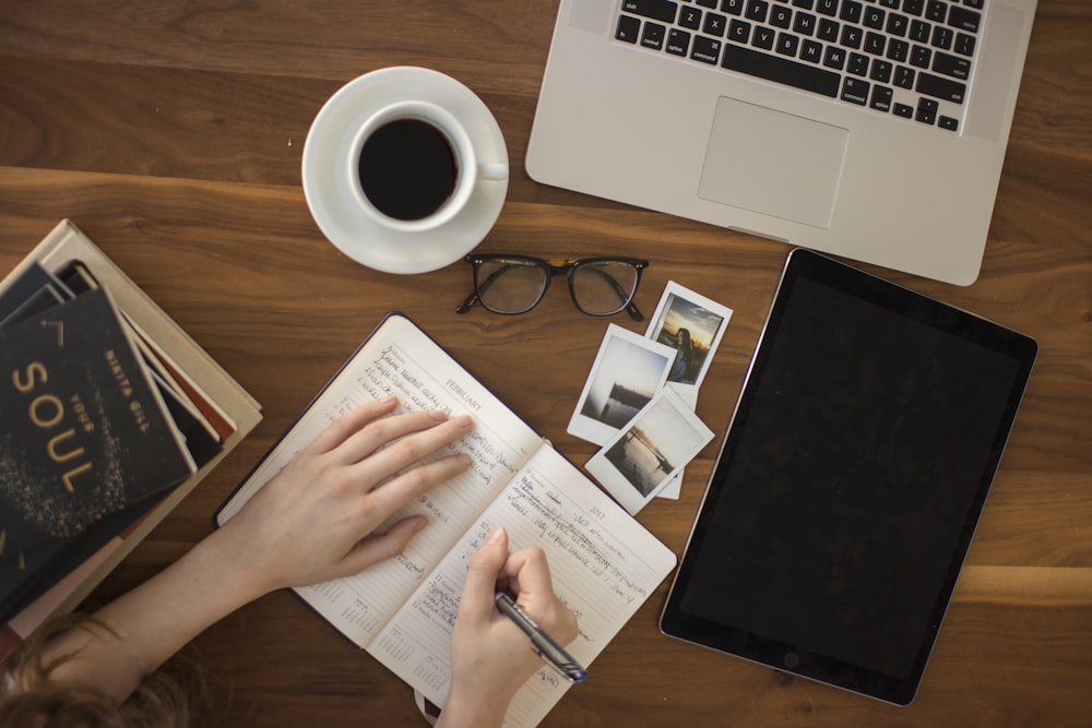 Defining the Differences Between Copywriting and SEO Content  writing