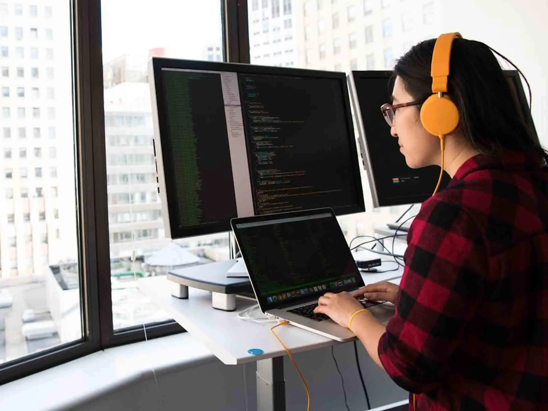 Guide to How a Smart Localization Strategy Helps Tech Companies Overcome Global Market Barriers